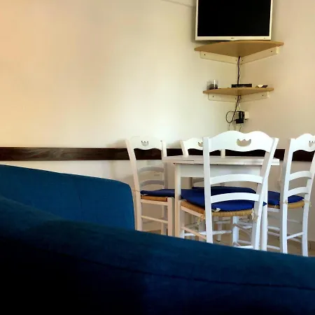 Miramar Gardenn Apartmment *