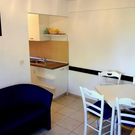 Miramar Gardenn Apartmment