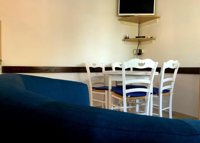 Miramar Gardenn Apartmment *