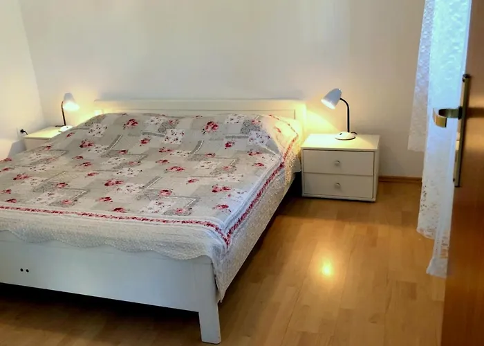 Miramar Gardenn Apartmment *