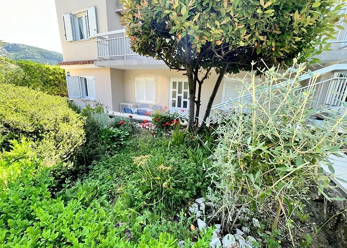 Miramar Gardenn Apartmment