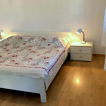 Miramar Gardenn Apartmment *