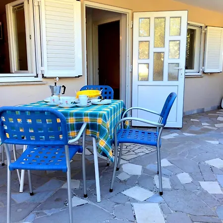 Miramar Gardenn Apartmment アパート