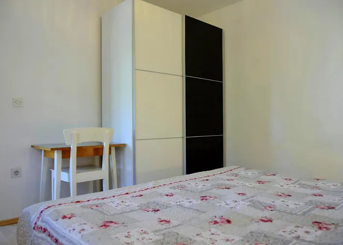Miramar Gardenn Apartmment Appartamento Banjol